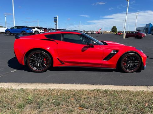 Used 2015 Chevrolet Corvette Z06 w/ 3LZ Preferred Equipment Group RWD image 7