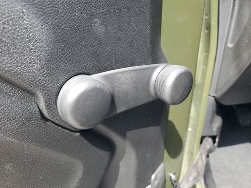 Used 2022 Jeep Gladiator Sport image 9