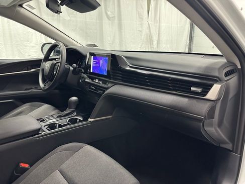 Used 2025 Toyota Camry LE image 61