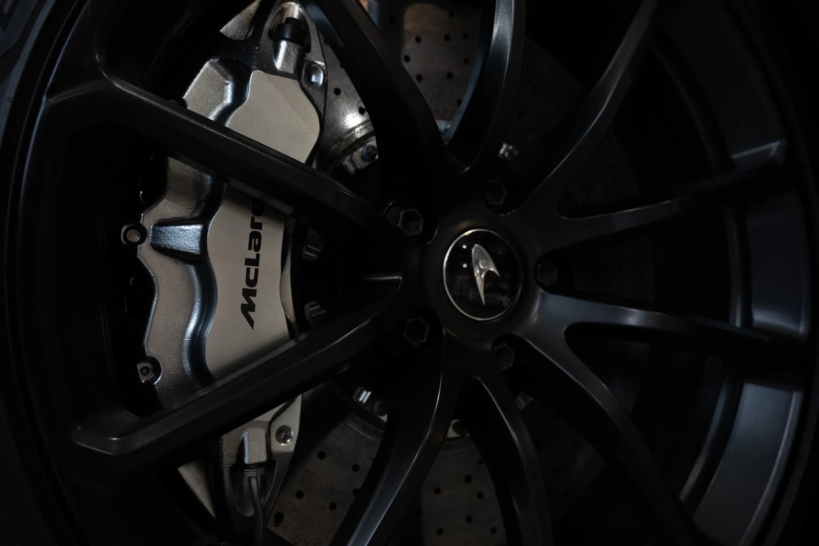 Used 2019 McLaren 570S Spider RWD image 23