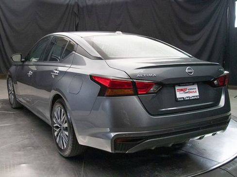 Used 2024 Nissan Altima 2.5 SV FWD image 10