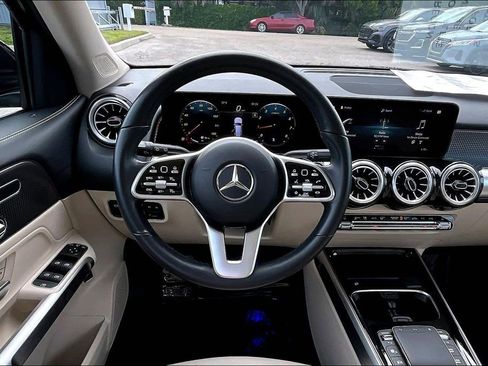 Used 2022 Mercedes-Benz GLB 250 image 19