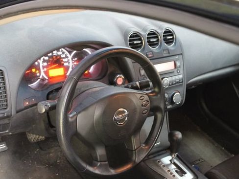 Used 2010 Nissan Altima 2.5 S FWD image 14