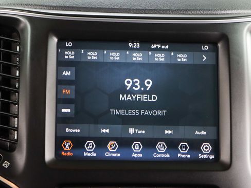 Used 2021 Jeep Cherokee Latitude Lux w/ Sun & Sound Group AWD/4WD image 19