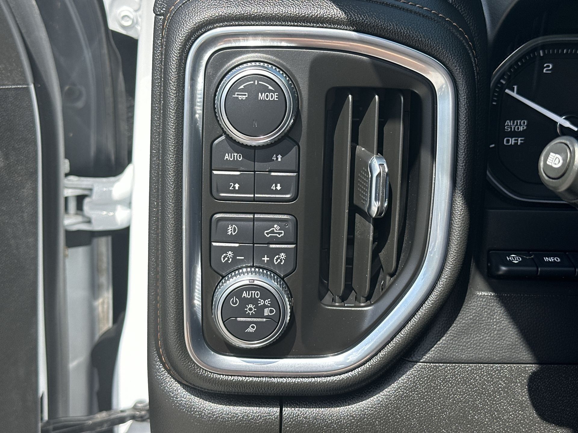 Certified 2021 GMC Sierra 1500 AT4 w/ AT4 Value Package AWD/4WD image 18