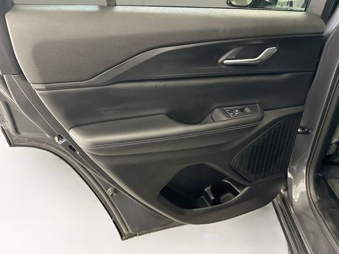 Used 2023 Jeep Grand Cherokee Altitude image 27