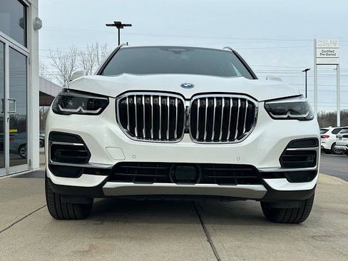Certified 2022 BMW X5 xDrive45e image 2