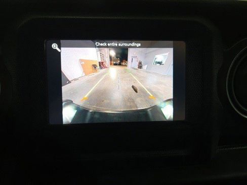 Used 2023 Jeep Gladiator Sport image 18