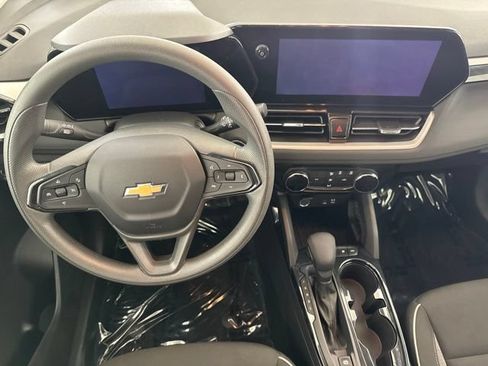 Used 2025 Chevrolet TrailBlazer LT AWD/4WD image 25