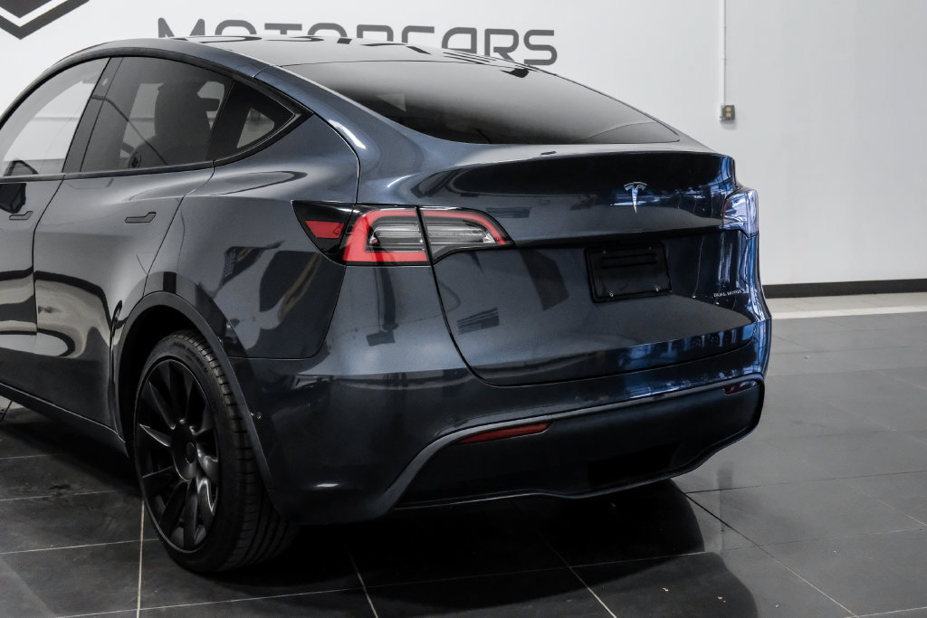 Used 2021 Tesla Model Y Long Range AWD/4WD image 15