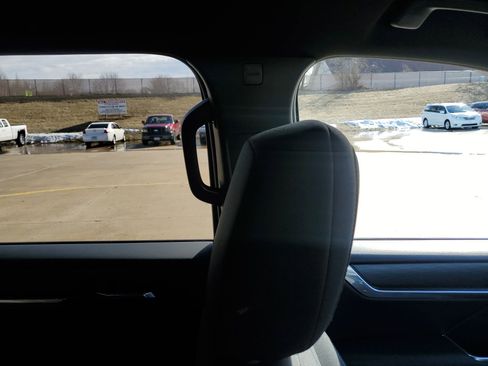 Used 2025 GMC Acadia Elevation image 16