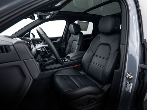 New 2026 Porsche Cayenne S AWD/4WD image 5
