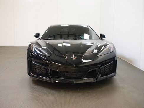 Used 2023 Chevrolet Corvette Z06 w/ Engine Appearance Package image 2
