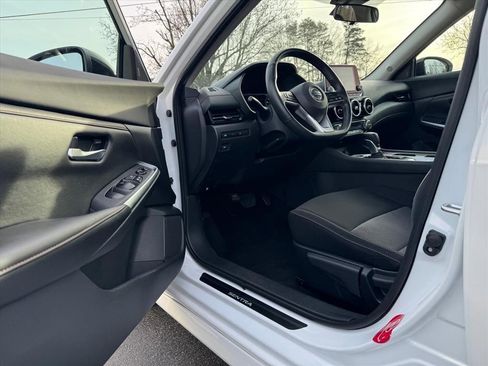 Certified 2023 Nissan Sentra SR w/ Trunk Package image 13