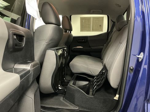 Used 2022 Toyota Tacoma SR5 w/ Black Out Package (TMS) AWD/4WD image 24