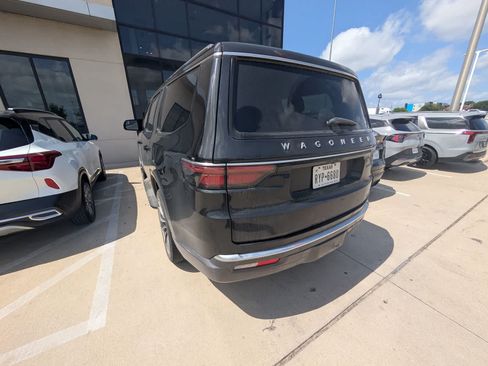 Used 2022 Jeep Wagoneer Series II w/ Premium Group I RWD image 4