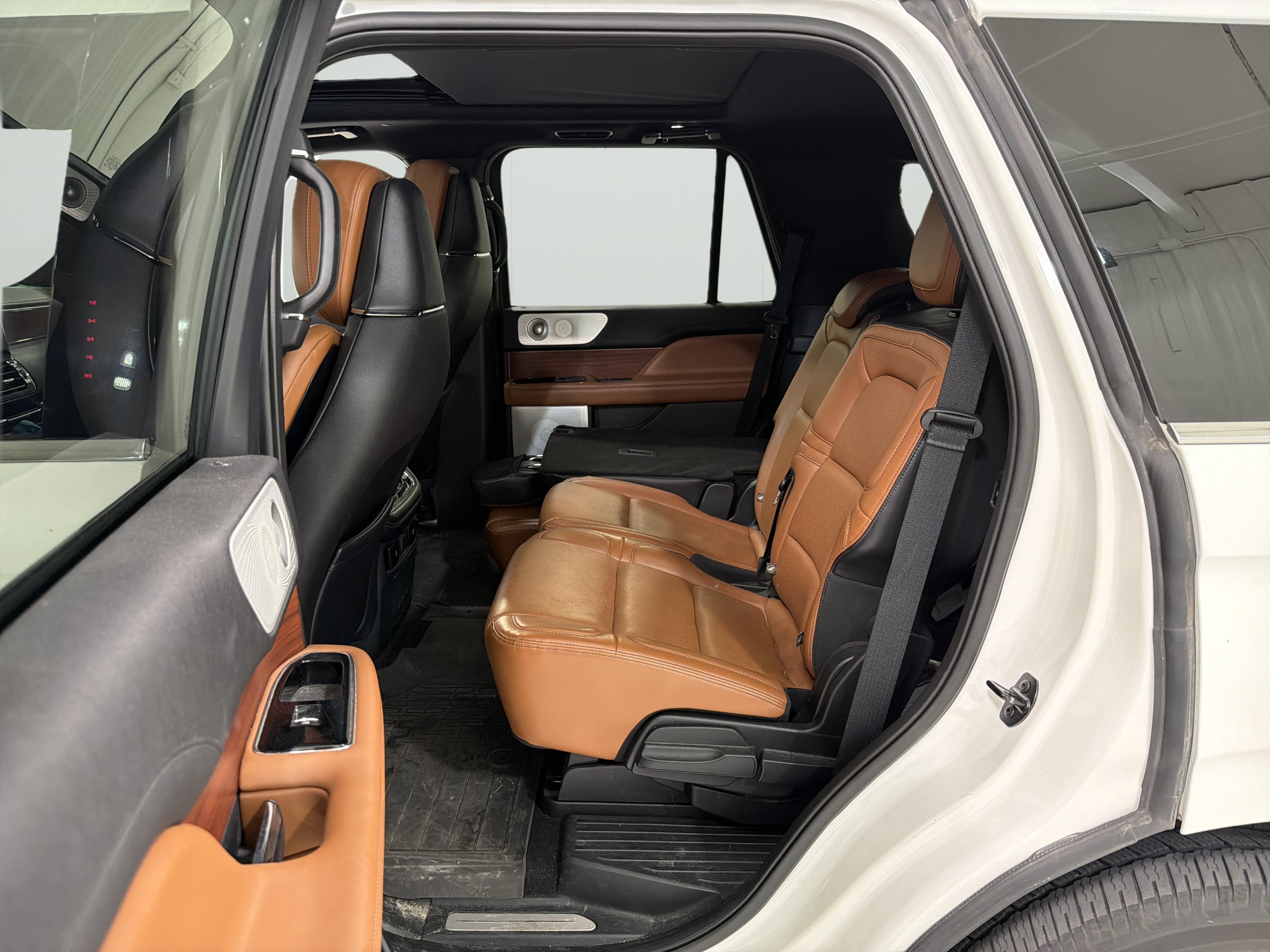 Used 2020 Lincoln Navigator Reserve w/ Equipment Group 208A Reserve AWD/4WD image 11