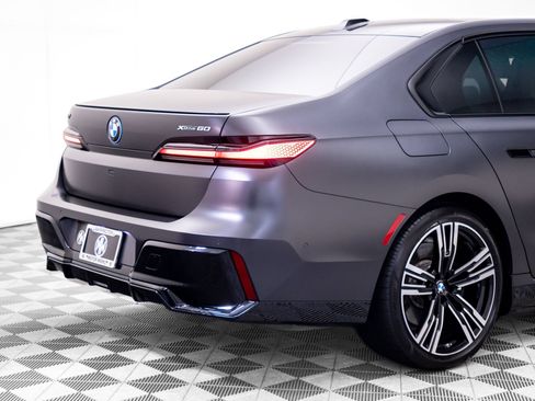 Used 2023 BMW i7 xDrive60 AWD/4WD image 38