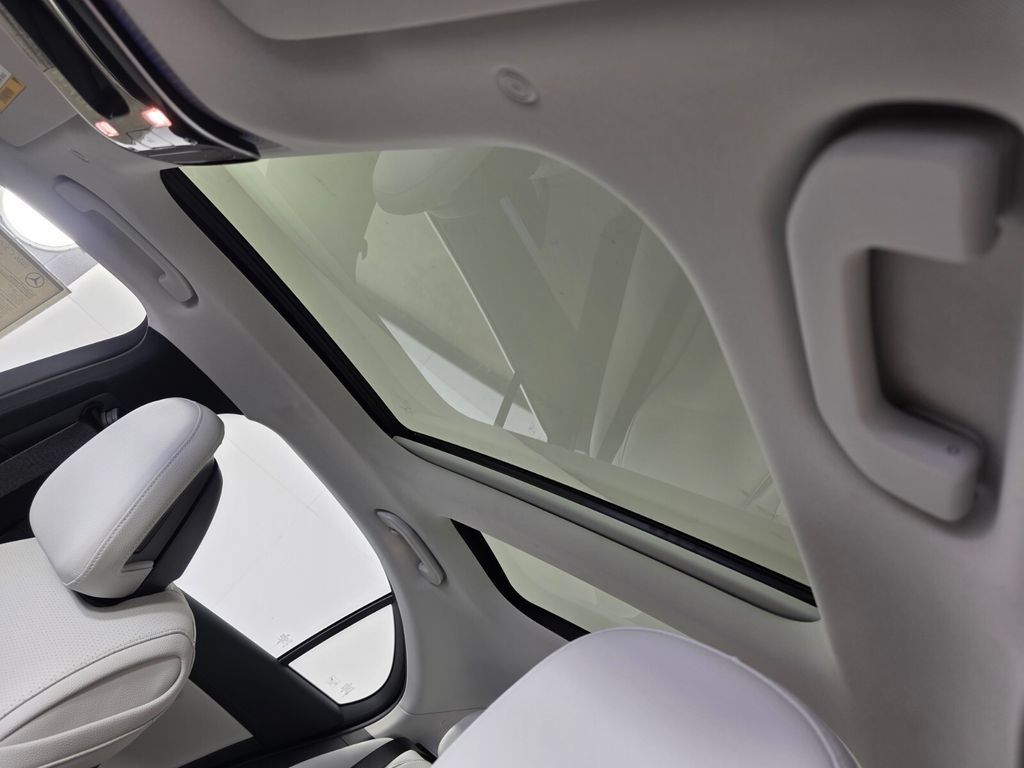 New 2026 Mercedes-Benz C 300 Sedan image 9