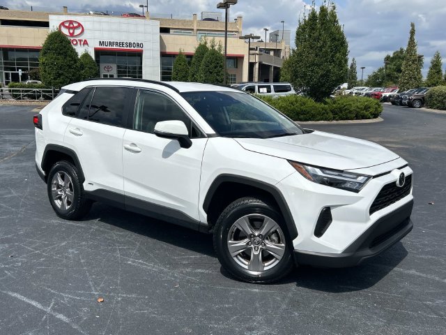 Used 2025 Toyota RAV4 XLE AWD/4WD image 2