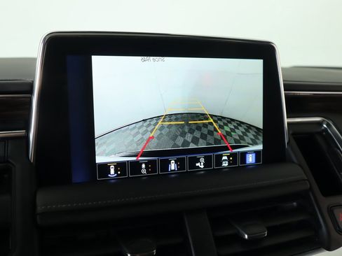 Used 2023 Chevrolet Suburban Z71 w/ Luxury Package image 6