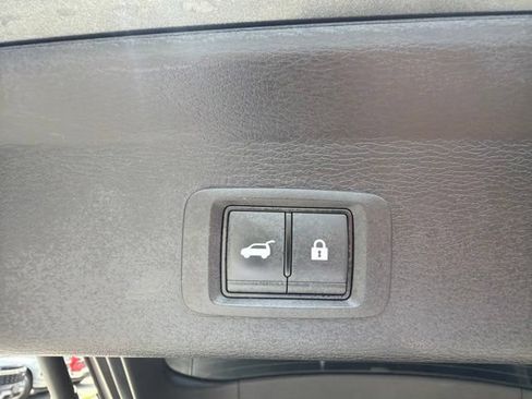 Used 2024 Mitsubishi Outlander SE Black Edition AWD/4WD image 16