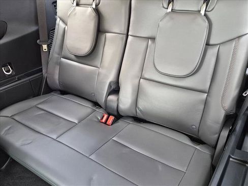 Used 2025 Ford Explorer Active w/ Active Comfort Package RWD image 19