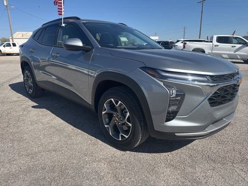 New 2026 Chevrolet Trax LT FWD image 4