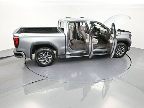 Used 2025 GMC Sierra 1500 SLT w/ SLT Premium Package AWD/4WD image 30