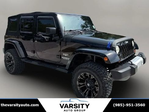 Used 2013 Jeep Wrangler Unlimited Sahara w/ Connectivity Group AWD/4WD image 7