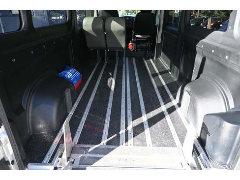 Used 2019 RAM ProMaster 2500 w/ Premium Appearance Group FWD image 21