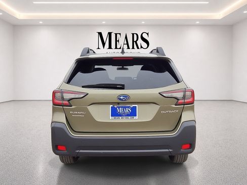 Used 2025 Subaru Outback Premium AWD/4WD image 4