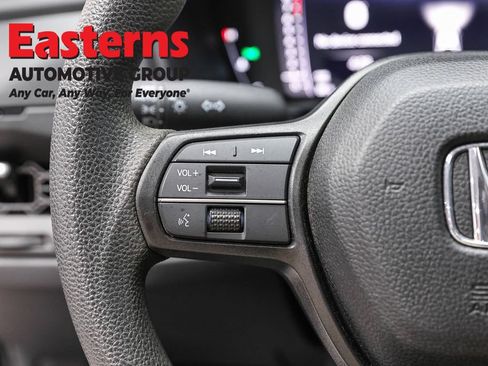 Used 2025 Honda Accord SE image 15