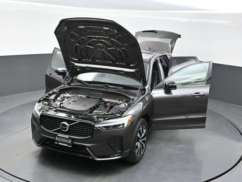 Used 2024 Volvo XC60 B5 Plus AWD/4WD image 38