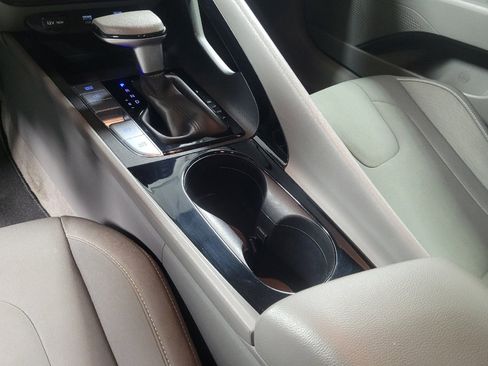 Used 2023 Hyundai Elantra Blue image 26