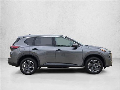 Used 2025 Nissan Rogue SV FWD image 4