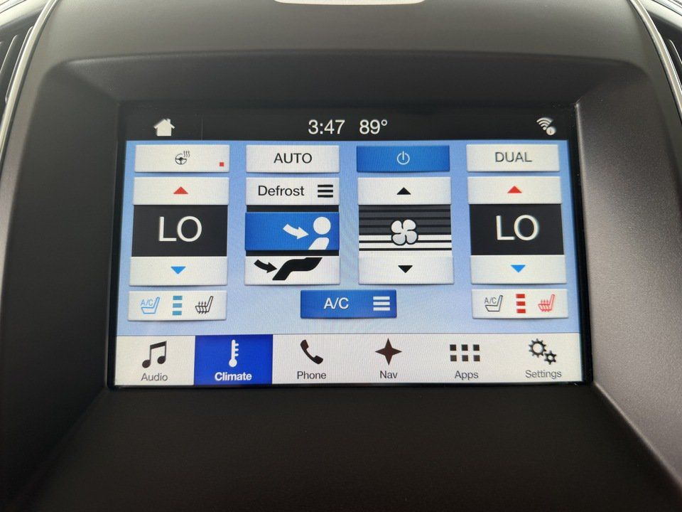 Used 2017 Ford Edge Titanium w/ Equipment Group 301A AWD/4WD image 23