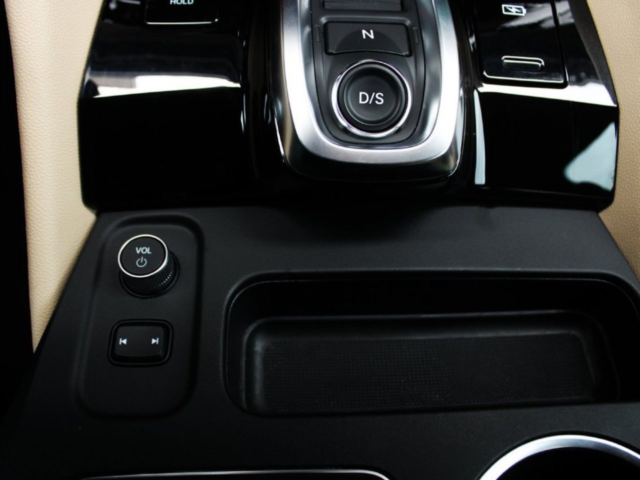 Used 2025 Acura MDX FWD image 30