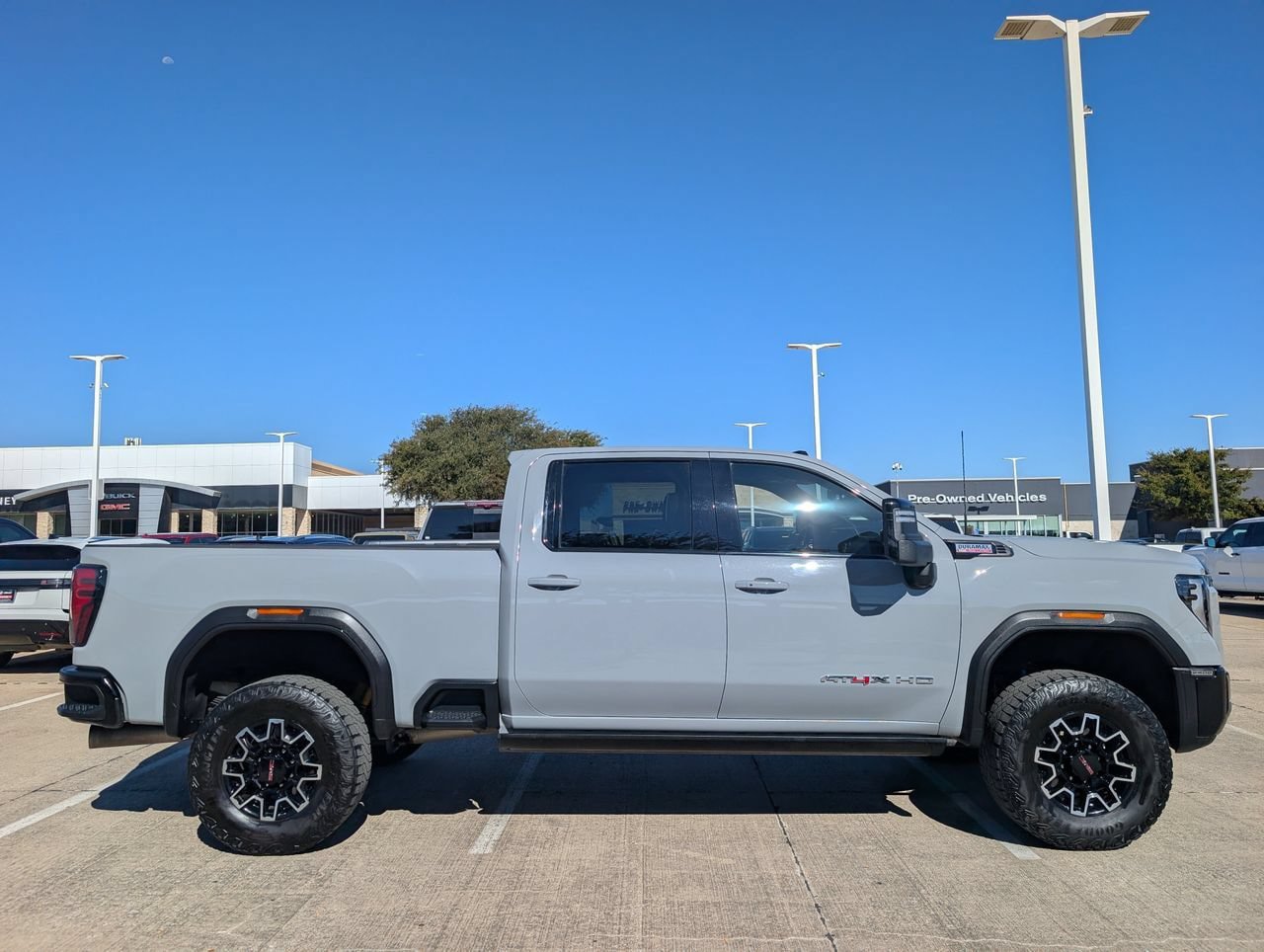 Used 2025 GMC Sierra 2500 AT4X AWD/4WD image 3