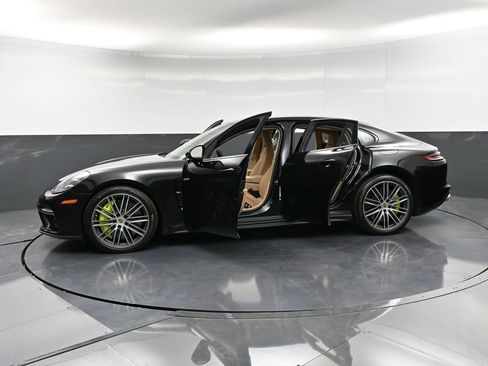 Certified 2018 Porsche Panamera Turbo S image 40