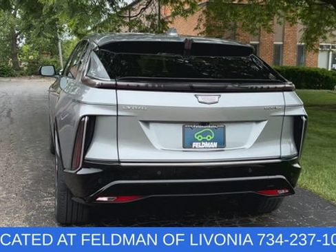 Used 2024 Cadillac Lyriq Luxury AWD/4WD image 7