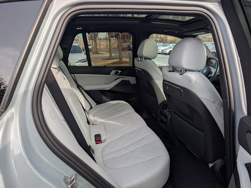 Used 2024 BMW X5 xDrive40i w/ Executive Package image 12