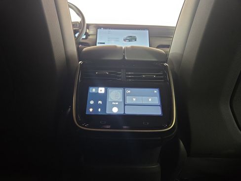 Used 2023 Rivian R1S Adventure image 30