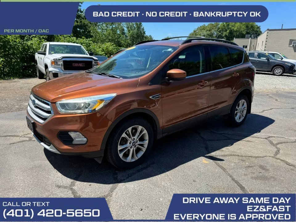 Used 2017 Ford Escape SE w/ SE Leather Comfort Package AWD/4WD image 3