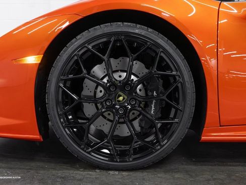 Used 2021 Lamborghini Huracan EVO image 7