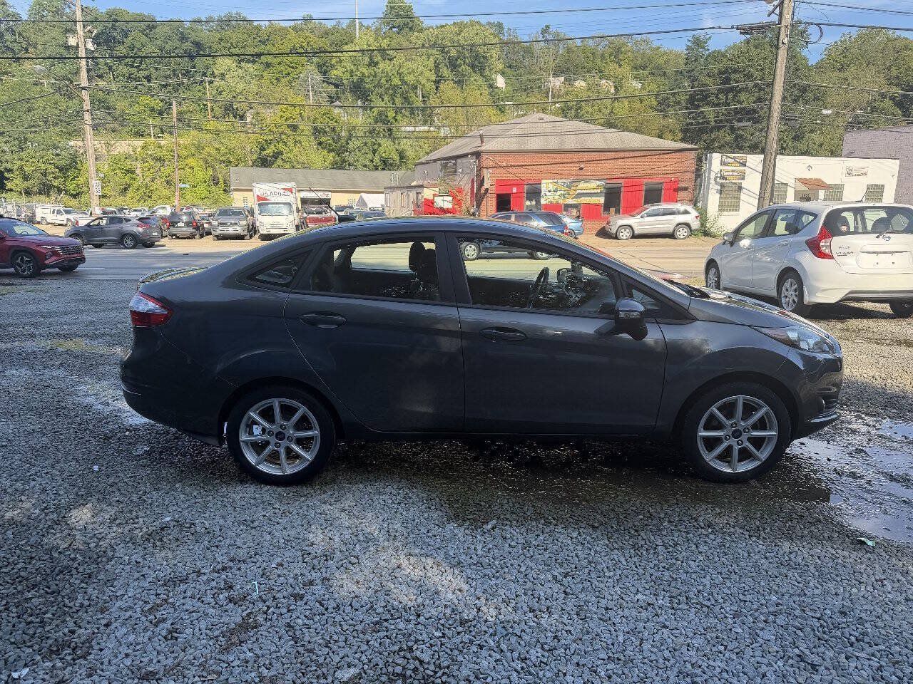 Used 2016 Ford Fiesta SE w/ Equipment Group 201A FWD image 7