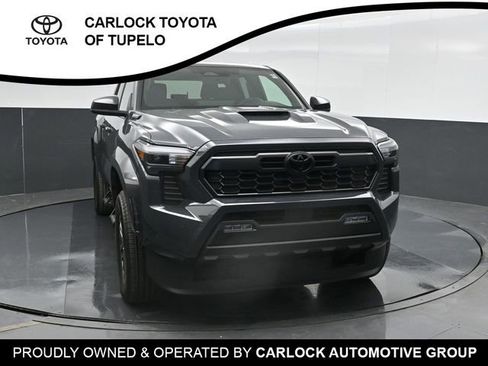 Used 2025 Toyota Tacoma TRD Sport AWD/4WD image 6