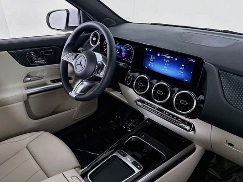 Certified 2026 Mercedes-Benz GLA 250 image 17