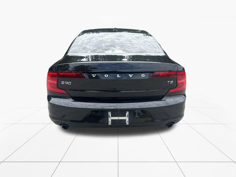 Used 2018 Volvo S90 T5 Momentum w/ Convenience Package FWD image 7