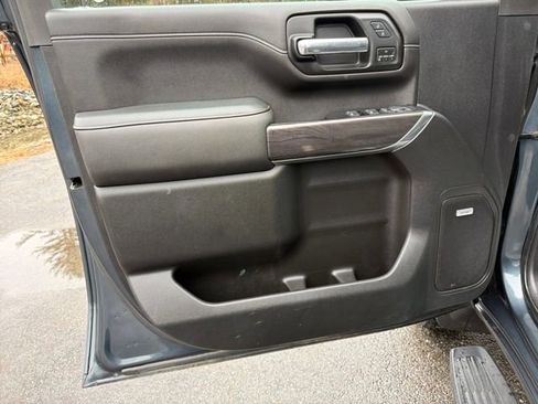 Used 2020 Chevrolet Silverado 2500 LTZ w/ LTZ Premium Package image 12